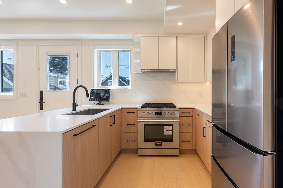 2890 Grant Street Vancouver, BC - 9