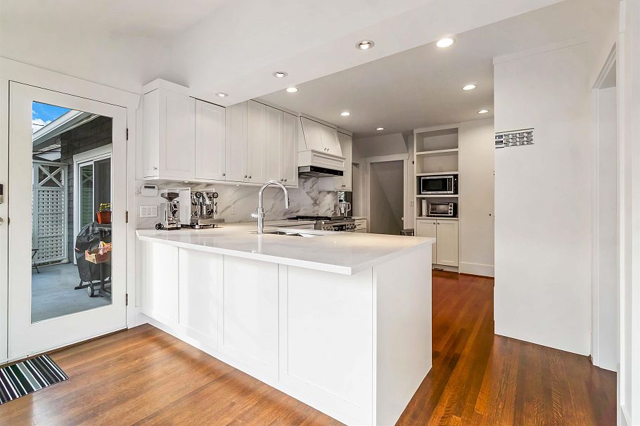 3322 W 38th Avenue Vancouver, BC - 10