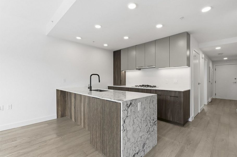 306 3590 W 39th Avenue Vancouver, BC - 3