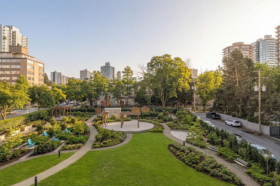 406 1740 Comox Street Vancouver, BC - 1