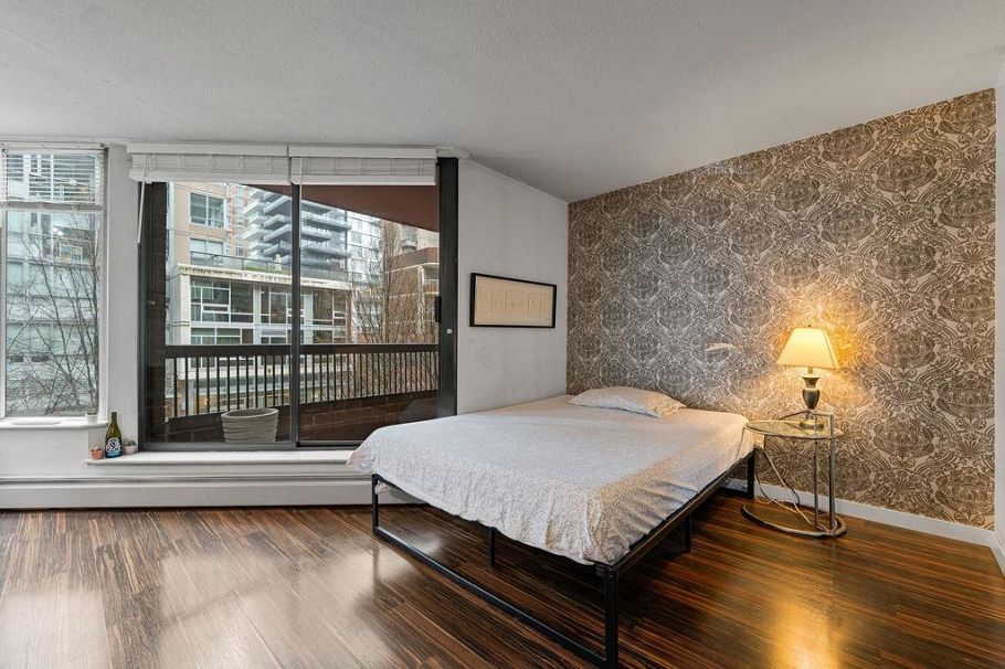 301 1333 Hornby Street Vancouver, BC - 15