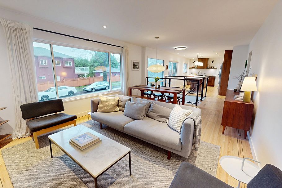 995 E 47th Avenue Vancouver, BC - 4