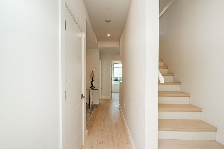 4 115 W Queens Road North Vancouver, BC - 14