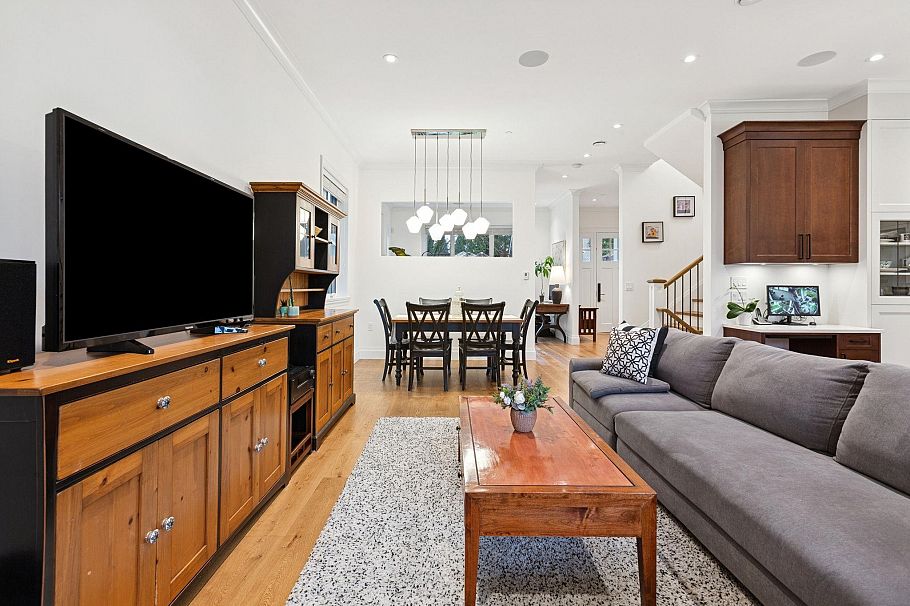 2975 W 15th Avenue Vancouver, BC - 17