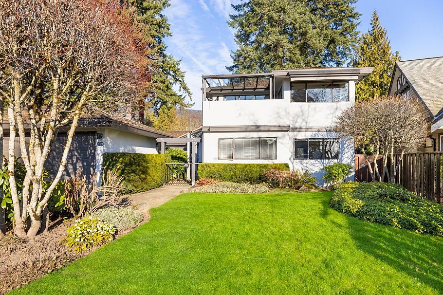 4198 Sunset Boulevard North Vancouver, BC - 39
