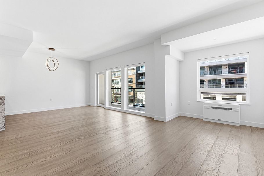 202 3590 W 39th Avenue Vancouver, BC - 3