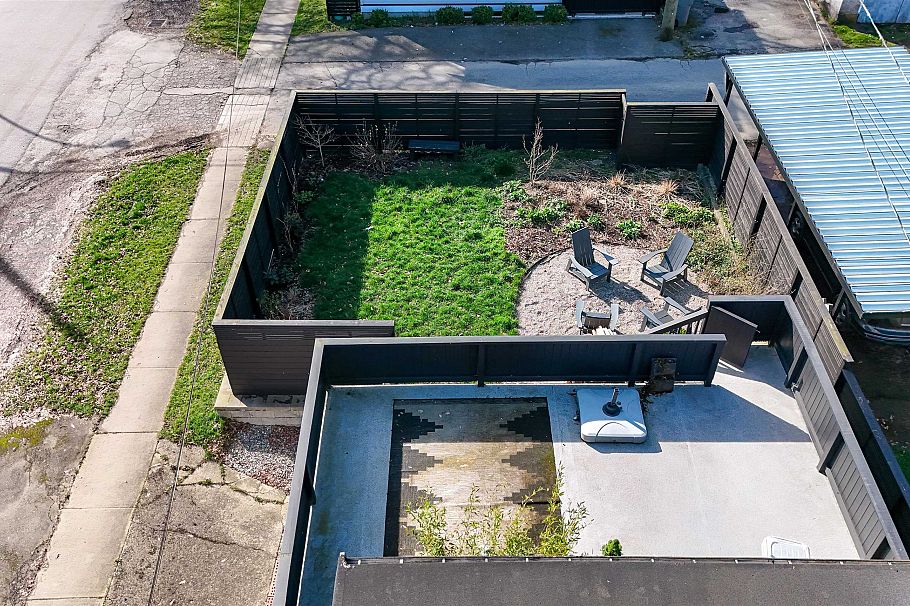 995 E 47th Avenue Vancouver, BC - 32