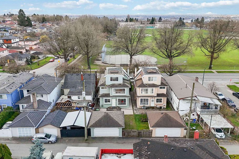 1769 E 49th Avenue Vancouver, BC - 28