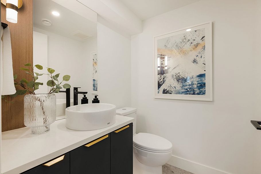 1 552 Kaslo Street Vancouver, BC - 24