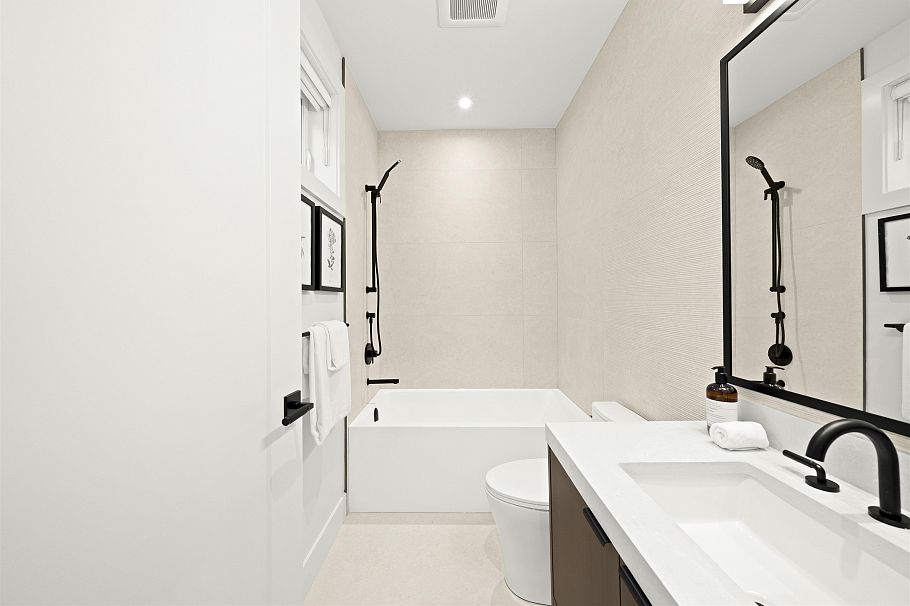 1 3466 W 22nd Avenue Vancouver, BC - 23