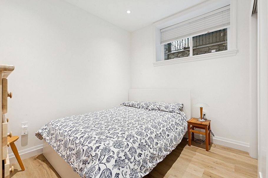 2975 W 15th Avenue Vancouver, BC - 33