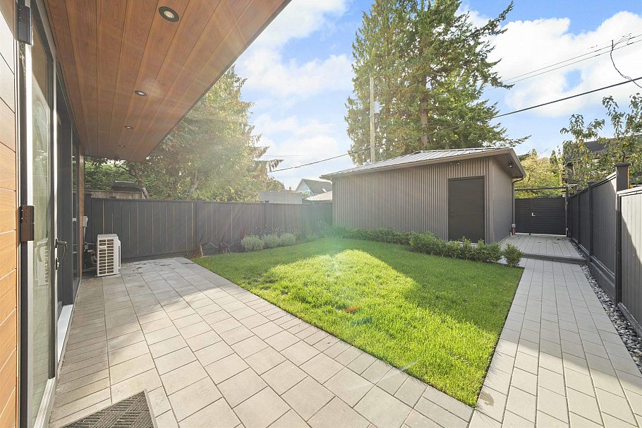 2 3466 W 22nd Avenue Vancouver, BC - 31