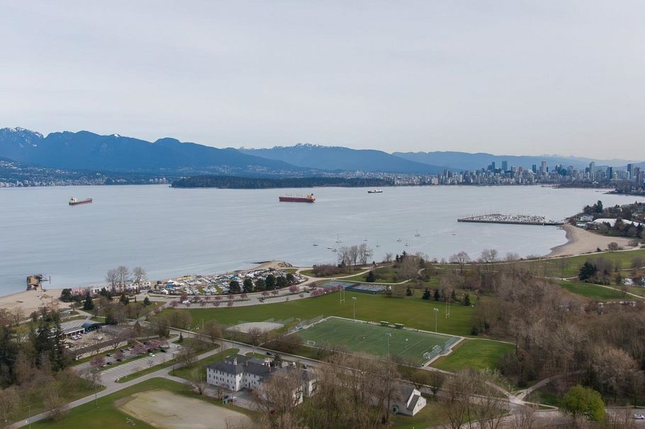 4418 W 2nd Avenue Vancouver, BC - 5