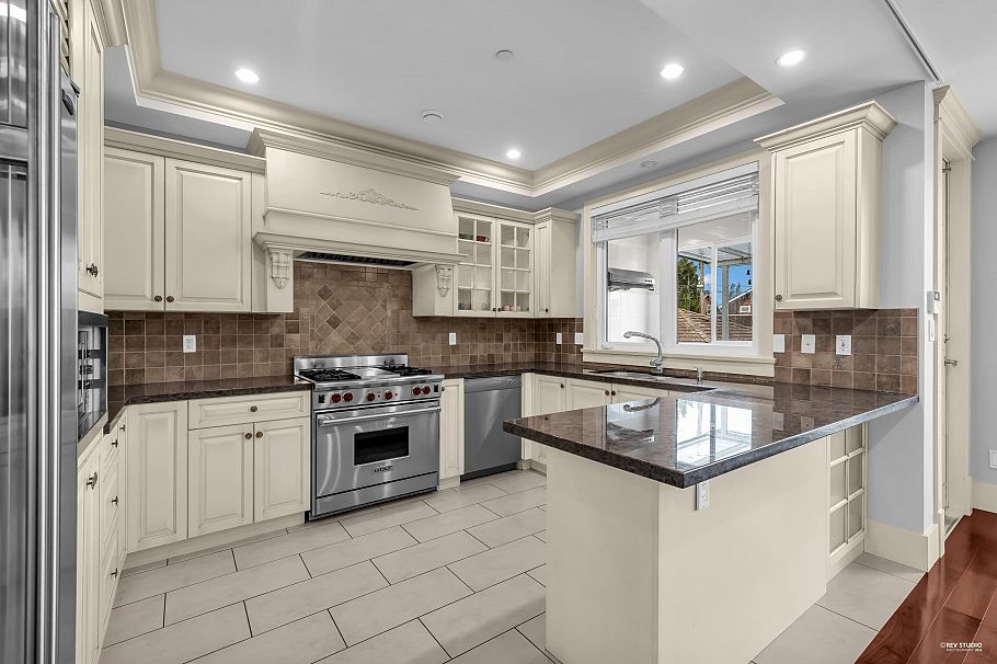 4009 W 11th Avenue Vancouver, BC - 19