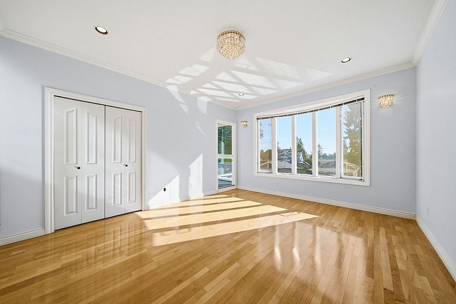 213 W 28th Street North Vancouver, BC - 14