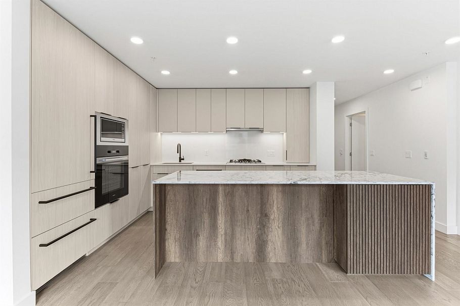 205 3590 W 39th Avenue Vancouver, BC - 4