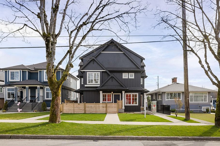 1 550 Kaslo Street Vancouver, BC - 32