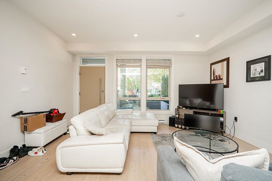 4 115 W Queens Road North Vancouver, BC - 6