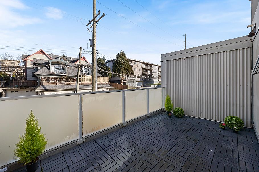 413 3811 Hastings Street Burnaby, BC - 12