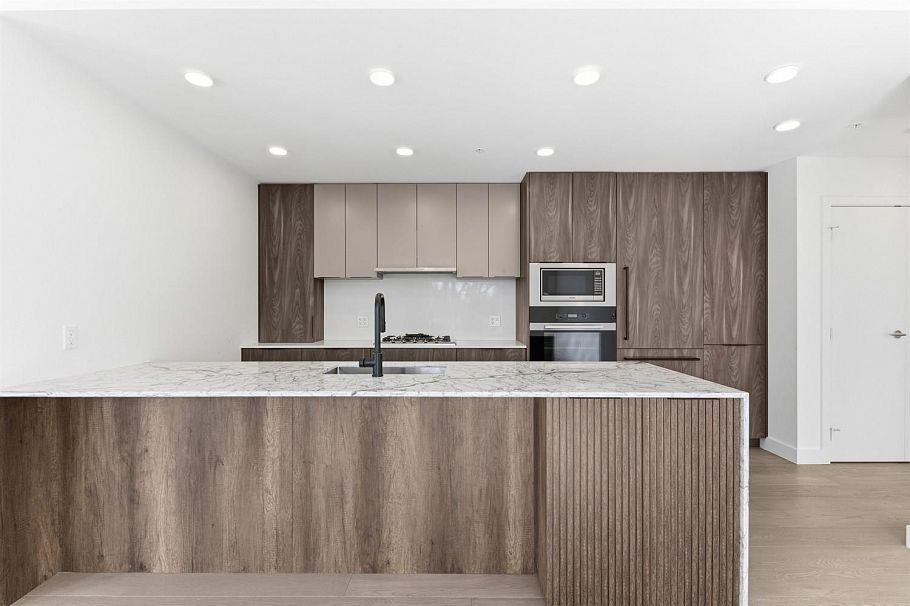 206 3590 W 39th Avenue Vancouver, BC - 5