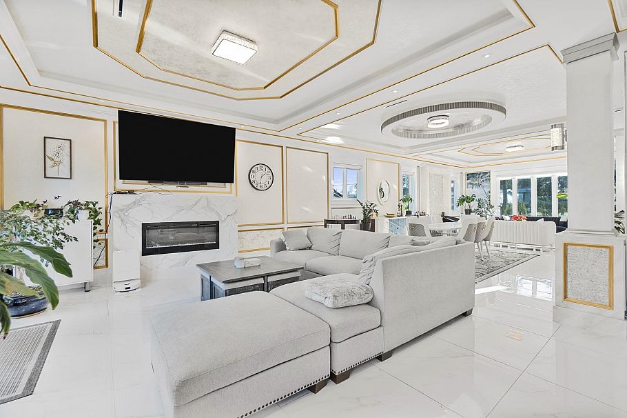 512 W 23rd Street North Vancouver, BC - 20