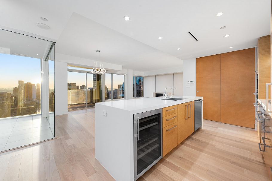 2301 667 Howe Street Vancouver, BC - 4