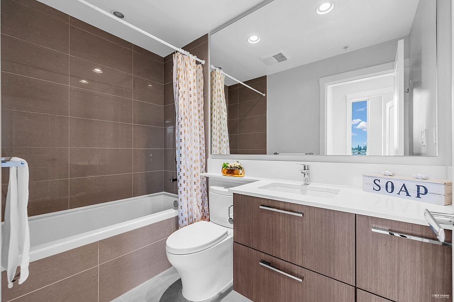 1102 3533 Ross Drive Vancouver, BC - 9