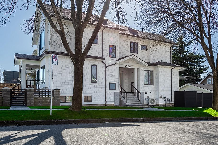 2890 Grant Street Vancouver, BC - 1