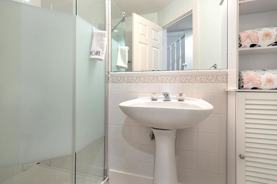 7 232 E 6th Street North Vancouver, BC - 25