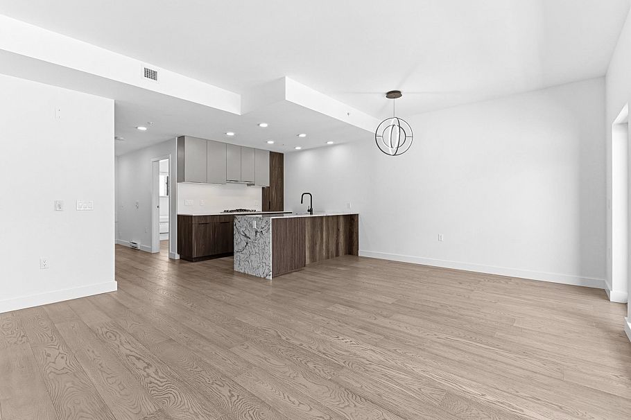 202 3590 W 39th Avenue Vancouver, BC - 5