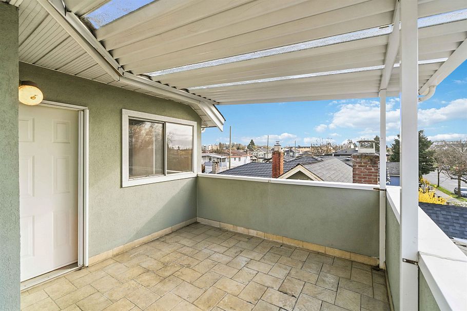 1769 E 49th Avenue Vancouver, BC - 22