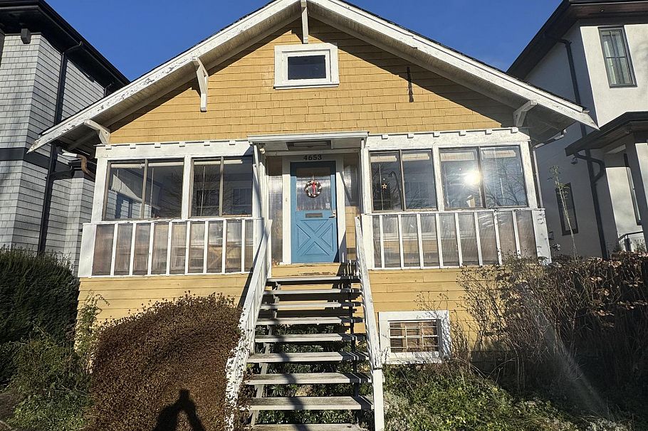 4653 W 8th Avenue Vancouver, BC - 1