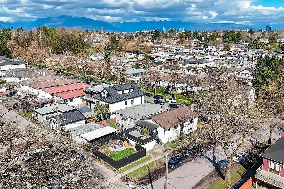 995 E 47th Avenue Vancouver, BC - 23