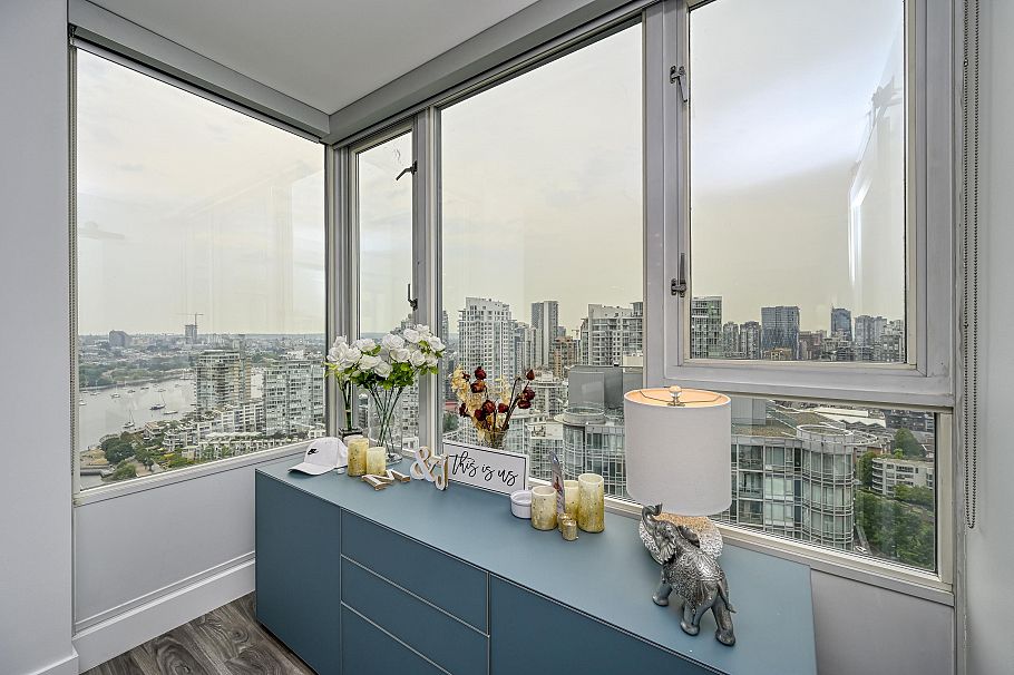 3307 1033 Marinaside Crescent Vancouver, BC - 24