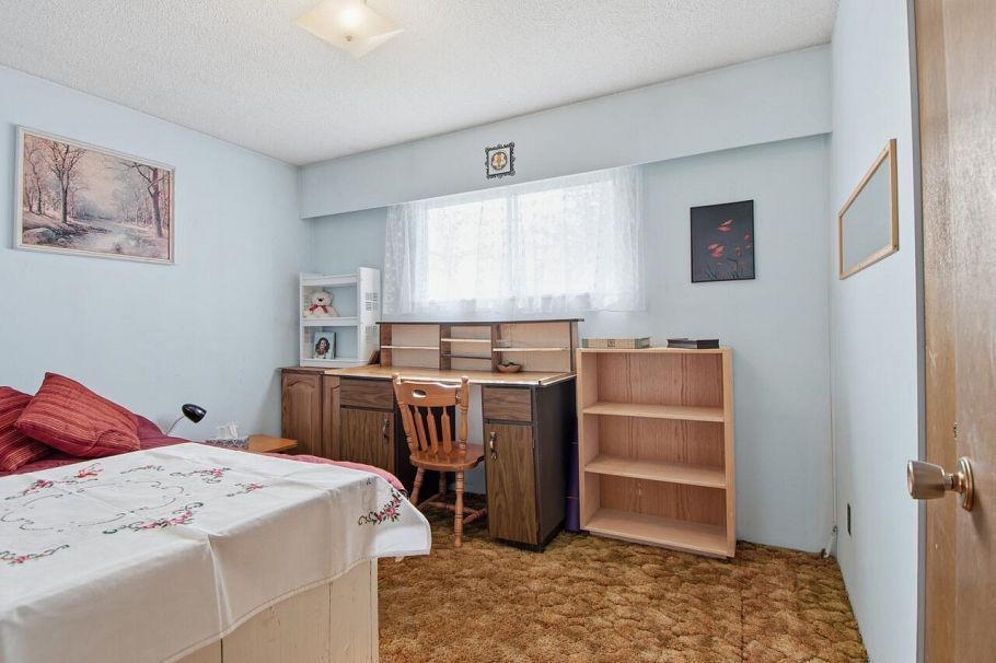 407 E 13th Street North Vancouver, BC - 12