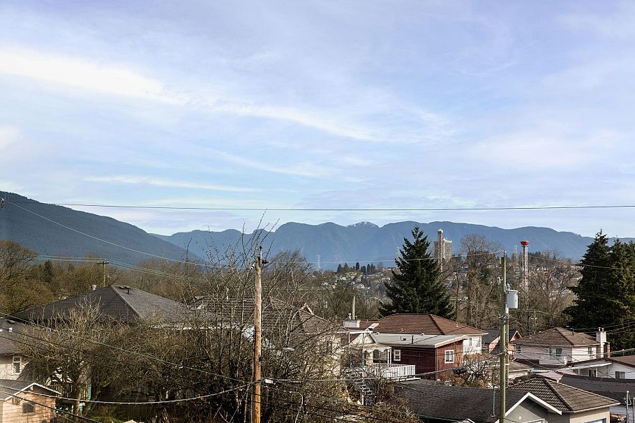 1 550 Kaslo Street Vancouver, BC - 27