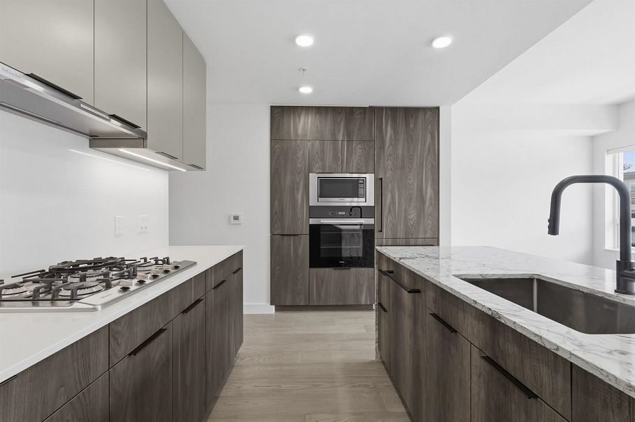 306 3590 W 39th Avenue Vancouver, BC - 5