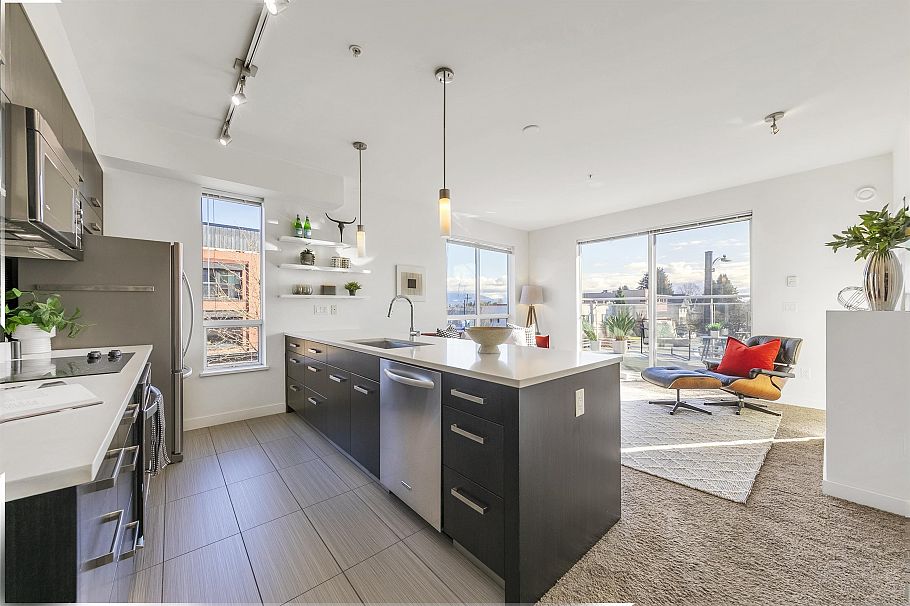 206 3333 Main Street Vancouver, BC - 1