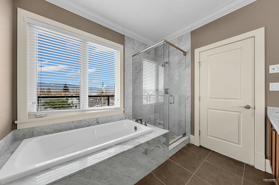 4009 W 11th Avenue Vancouver, BC - 27