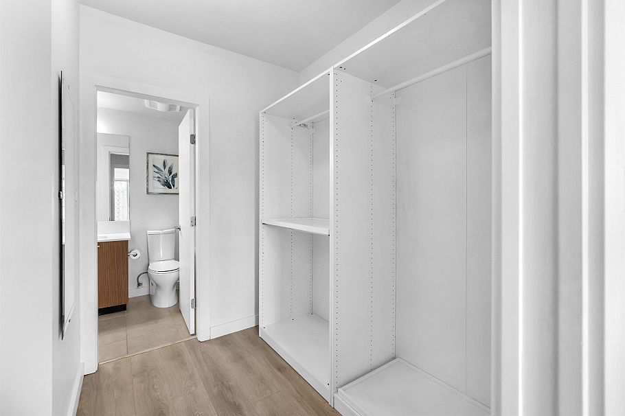 202 1330 Marine Drive North Vancouver, BC - 21