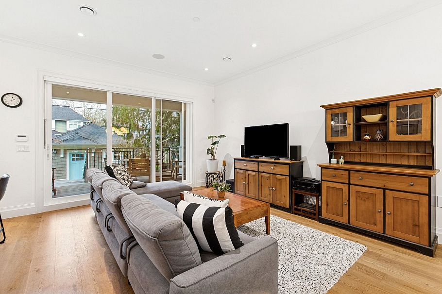 2975 W 15th Avenue Vancouver, BC - 18