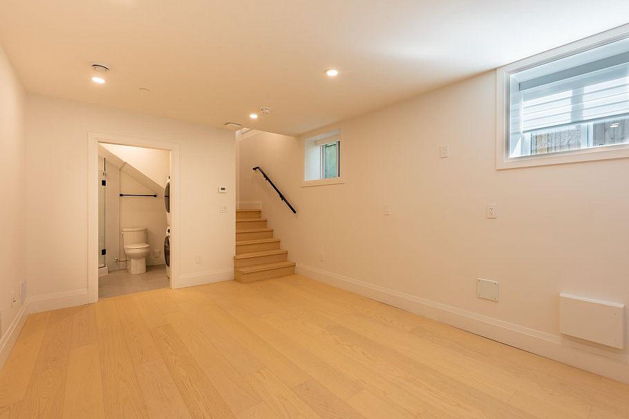 2890 Grant Street Vancouver, BC - 18