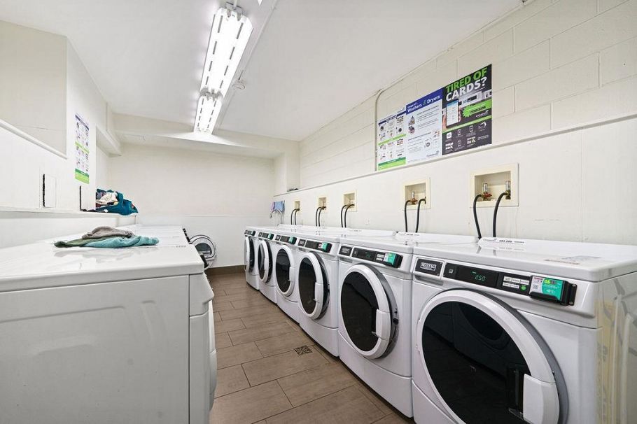 301 1333 Hornby Street Vancouver, BC - 23