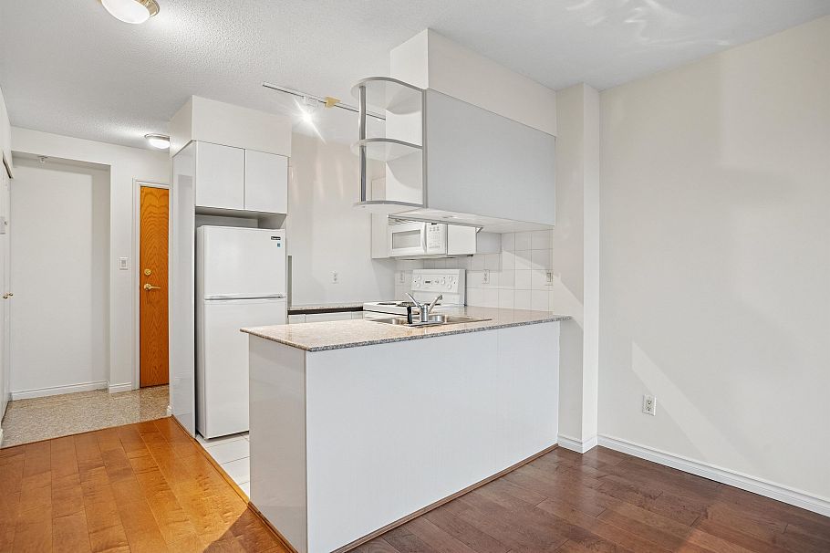 2409 1189 Howe Street Vancouver, BC - 6