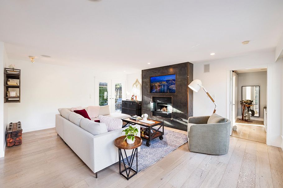 4198 Sunset Boulevard North Vancouver, BC - 6