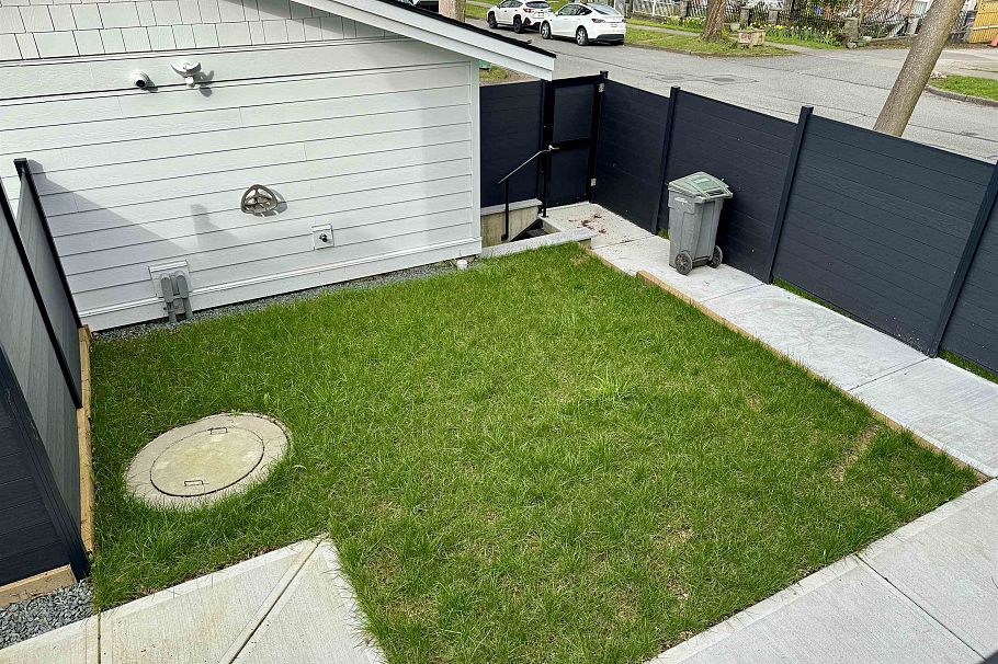 2890 Grant Street Vancouver, BC - 21