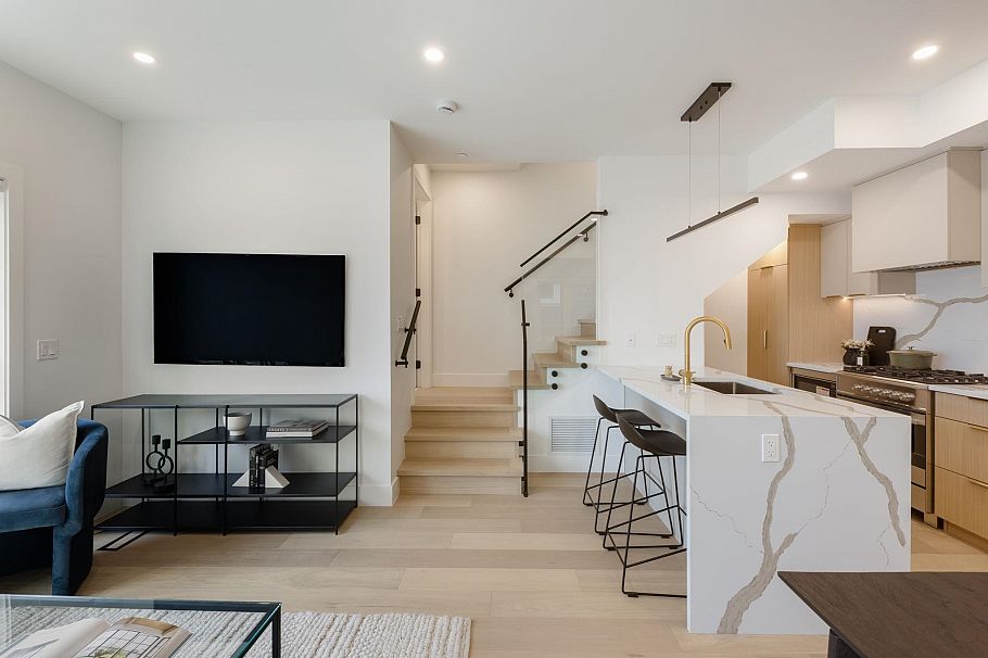 1 550 Kaslo Street Vancouver, BC - 6