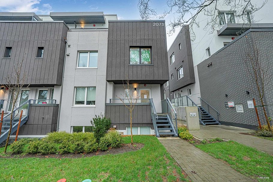 2071 E 1st Avenue Vancouver, BC - 34