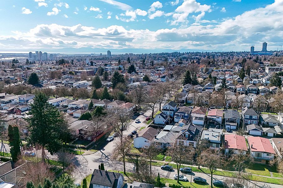 995 E 47th Avenue Vancouver, BC - 30