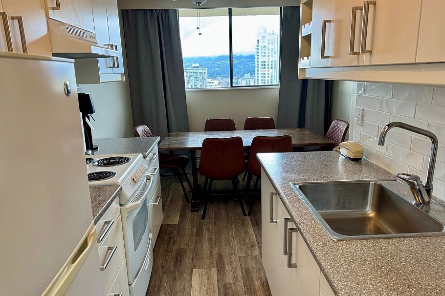 1903 145 St. Georges Avenue North Vancouver, BC - 13